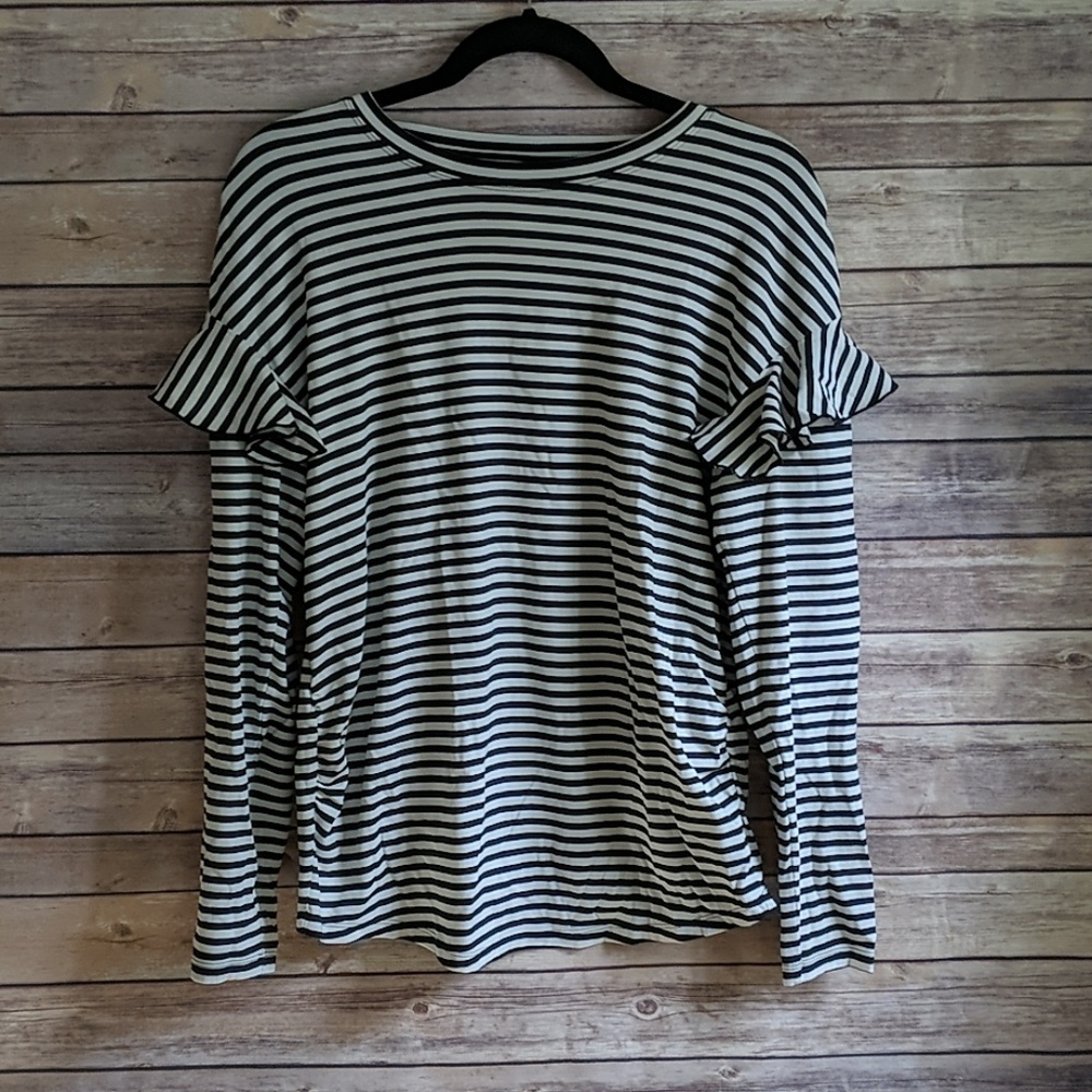 ☀️H&M Maternity Black White Long Sleeve Stripe Top